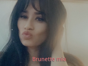 Brunette_mia