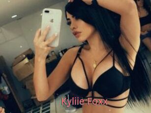 Kyliie_Foxx