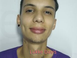 Lukke_Davis