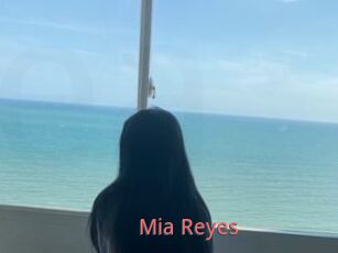 Mia_Reyes