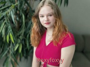 Roxyfoxyy