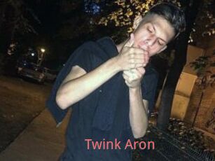 Twink_Aron